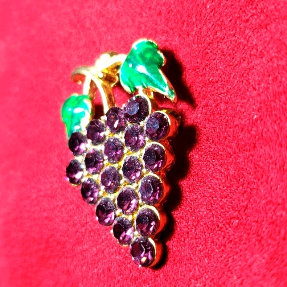 Vintage Glass Enamel Rhinestone Grapes and Leaves Pin Brooch - Picture 2 of 5